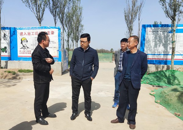陜西彬長文家坡礦業(yè)有限公司董事長、總經理徐景果蒞臨陜煤建設路橋分公司彬長項目部檢查