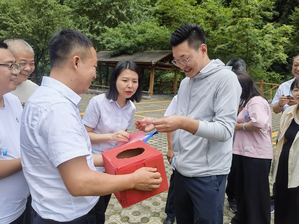 陜煤建設(shè)路橋分公司開展“凝心聚力鼓干勁 健步奮進(jìn)新征程” 健步行活動