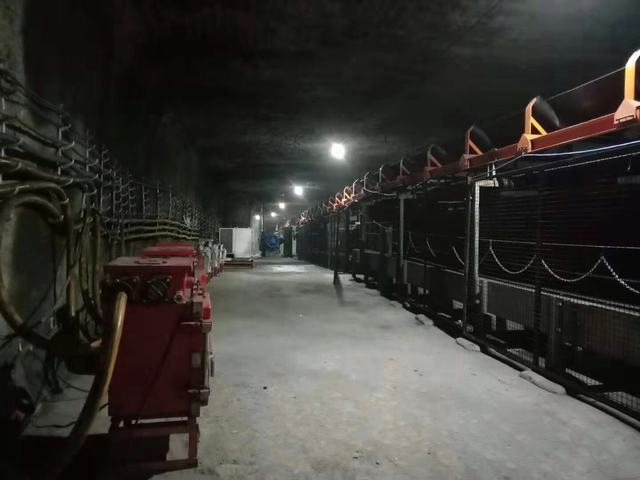 陜煤建設(shè)韓城分公司張家峁項目部圓滿完成2204膠運順槽帶式輸送機安裝工程