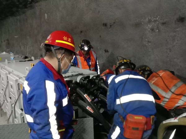 陜煤建設機電安裝公司：迎“峰”而上，“暑”你最美