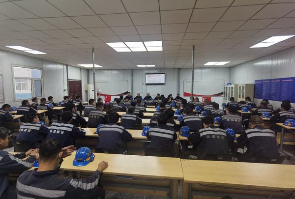 陜煤建設(shè)洗選煤運營公司紅柳林洗煤廠項目部：迎戰(zhàn)高溫“烤”驗  筑牢“安全籬笆”