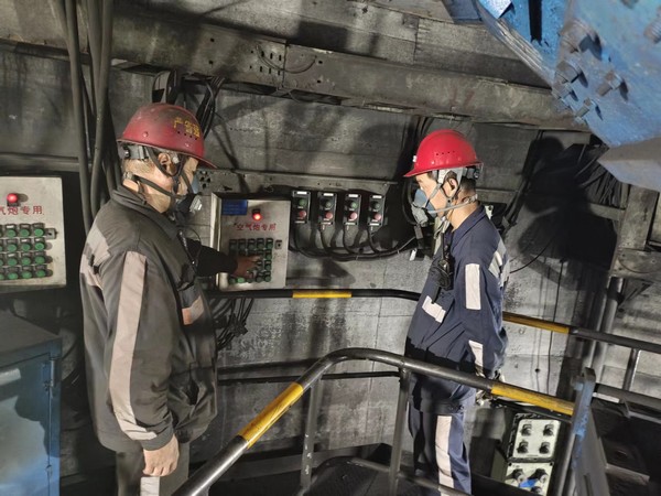 陜煤建設(shè)洗選煤運營公司澄合山陽運營項目部：喜逢金秋碩果時，不忘思源記師恩