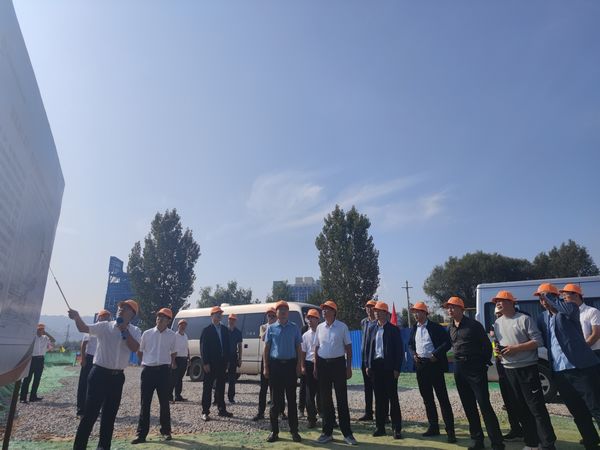 陜煤建設(shè)天工公司胡家河（孟村）煤礦鐵路專用線改擴(kuò)建項目迎來觀摩團(tuán)一行現(xiàn)場交流學(xué)習(xí)