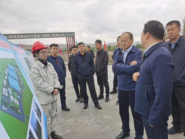 伊寧市委副書(shū)記何立榮一行蒞臨陜煤建設(shè)天工公司承建的伊寧市煤炭?jī)?chǔ)運(yùn)中心基地建設(shè)項(xiàng)目檢查指導(dǎo)工作