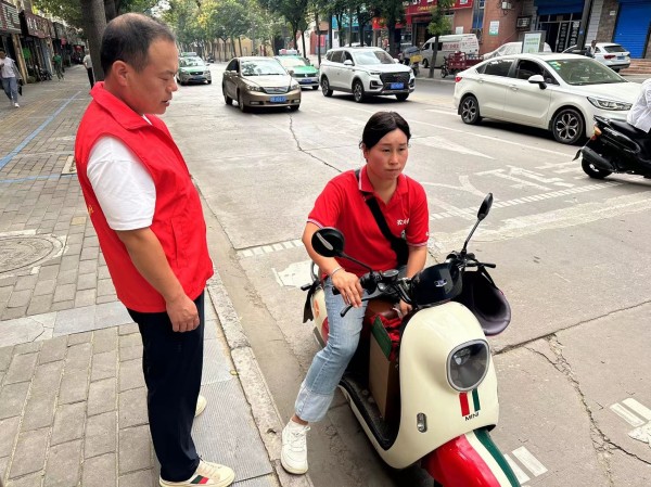 陜煤建設(shè)機電安裝公司：交通文明勸導，我們在“路”上