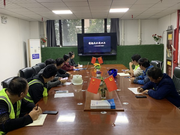 陜煤建設(shè)銅煤公司第十五項(xiàng)目部開展:“安全理念記心中、安全生產(chǎn)促發(fā)展”專題教育活動(dòng)