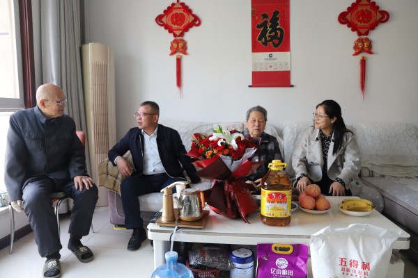 陜煤建設(shè)機(jī)電安裝公司：九九重陽節(jié)，濃濃敬老情