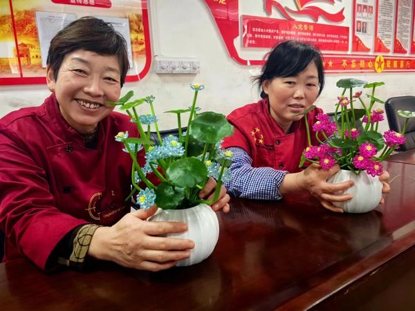 陜煤建設(shè)洗選煤運(yùn)營公司檸條塔運(yùn)營項(xiàng)目部開展 “巧手傳廉情，歡喜迎元旦”主題手工活動(dòng)