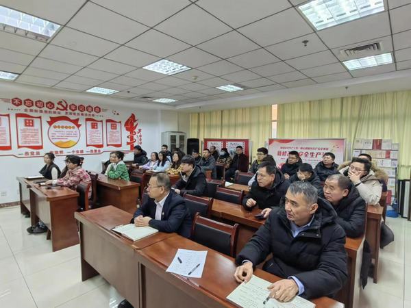 陜煤建設(shè)煤礦運營服務(wù)分公司：以思促學(xué)提能力 以學(xué)促干轉(zhuǎn)作風(fēng)