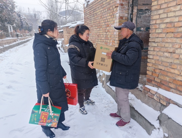 陜煤建設(shè)礦建三公司：節(jié)前送關(guān)懷，讓愛心溫暖寒冬