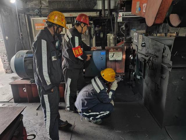 陜煤建設(shè)洗選煤運(yùn)營(yíng)公司澄合山陽運(yùn)營(yíng)項(xiàng)目部：“五一”假期“不打烊”，致敬一線“孤勇者”