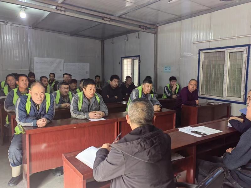 陜煤建設(shè)煤礦運(yùn)營(yíng)服務(wù)分公司：開展學(xué)習(xí)新《煤礦安全生產(chǎn)條例》筑牢安全基石
