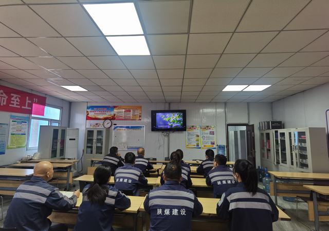 陜煤建設(shè)洗選煤運營公司紅柳林洗煤廠項目部黨支部：強化紀(jì)律意識 檢驗學(xué)習(xí)成效