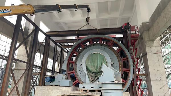 陜煤建設(shè)天工公司土建四部：72小時(shí)拆除“防護(hù)棚” ,  施工駛?cè)搿翱燔嚨馈?></div>
                                <div   id=