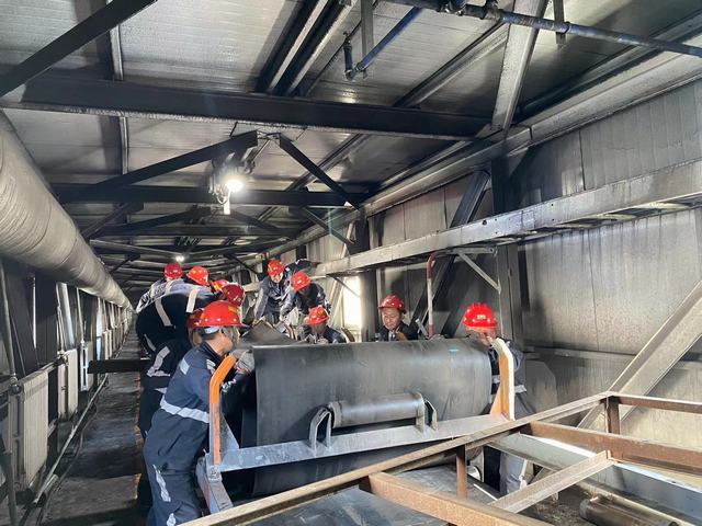 陜煤建設(shè)韓城分公司張家峁項目部：青工顯神通 搶修建奇功