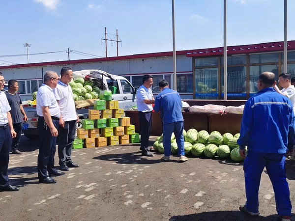 陜煤建設煤礦運營服務分公司：你戰(zhàn)高溫 我送清涼