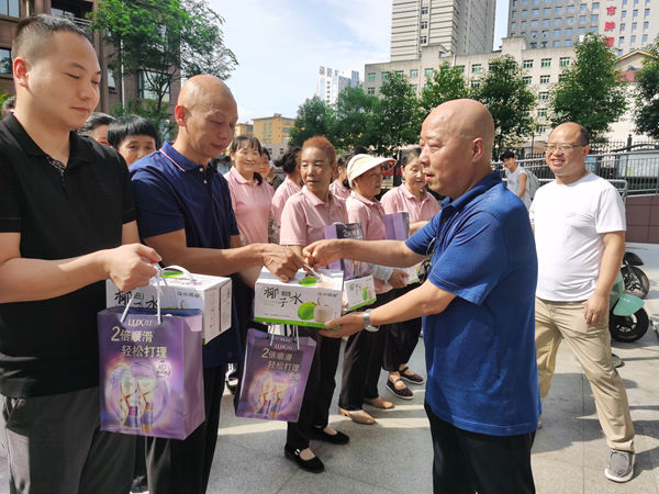 陜煤建設大秦置業(yè)公司：開展“夏日送清涼 關懷暖人心”慰問活動