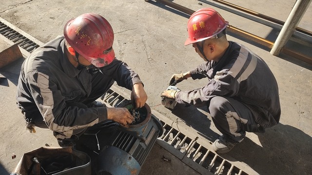 陜煤建設(shè)洗選煤運(yùn)營(yíng)公司澄合山陽(yáng)運(yùn)營(yíng)項(xiàng)目部:“熱辣滾燙”的初秋，用汗水澆灌辛勤之花