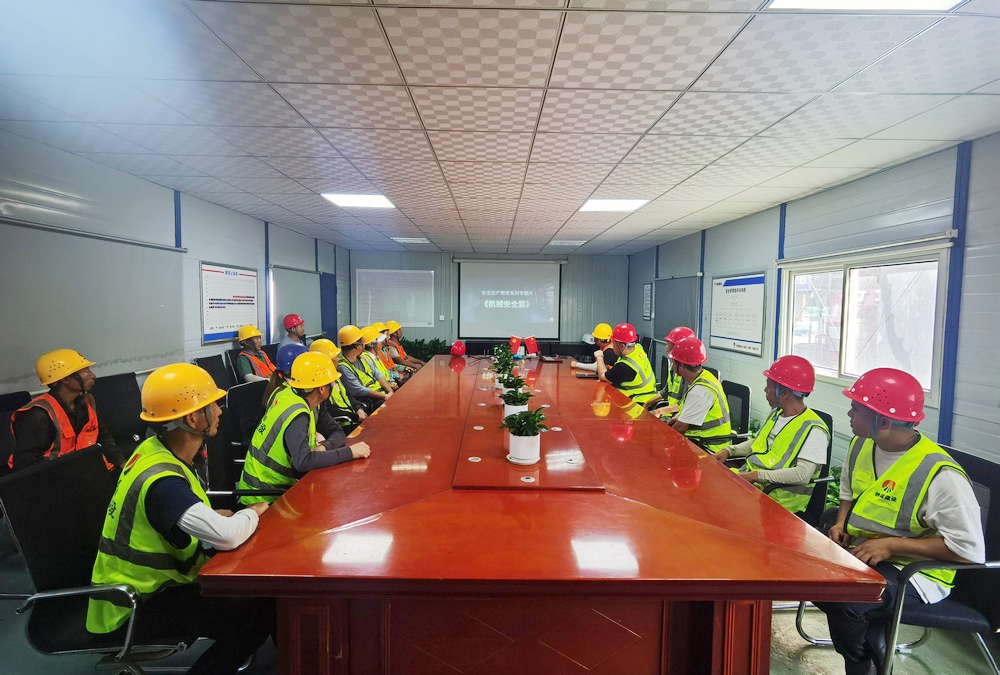 陜煤建設(shè)天工公司土建第二十項(xiàng)目部：學(xué)安全、行安全、練安全