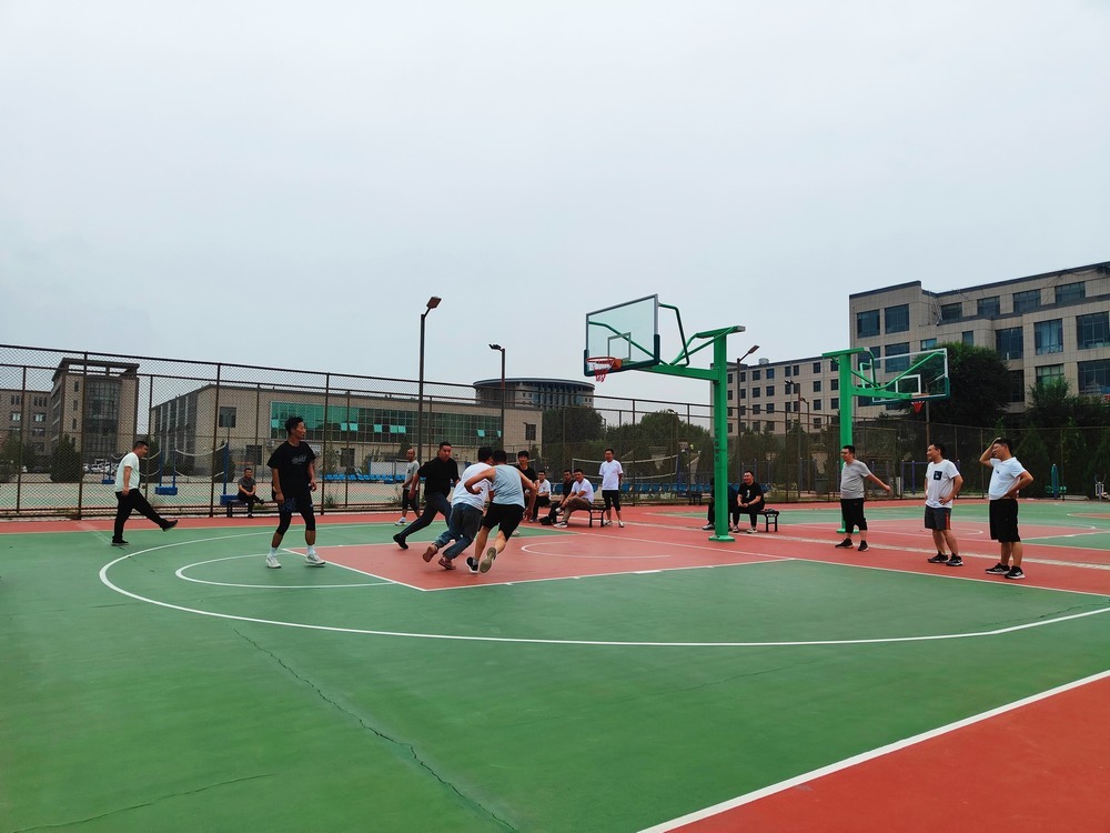 陜煤建設(shè)內(nèi)蒙古分公司開(kāi)展“走進(jìn)秋天”趣味運(yùn)動(dòng)會(huì)