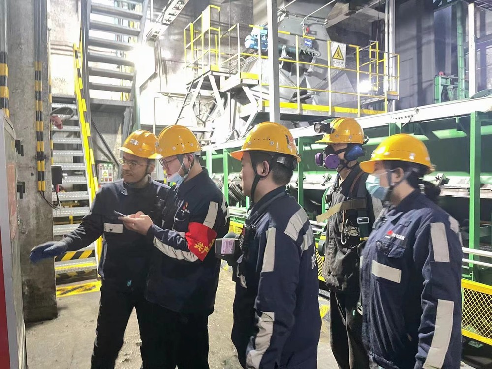 陜煤建設(shè)洗選煤運(yùn)營公司紅柳林洗煤廠項目部：實施“黨建+”三項工程 筑牢安全生產(chǎn)基石