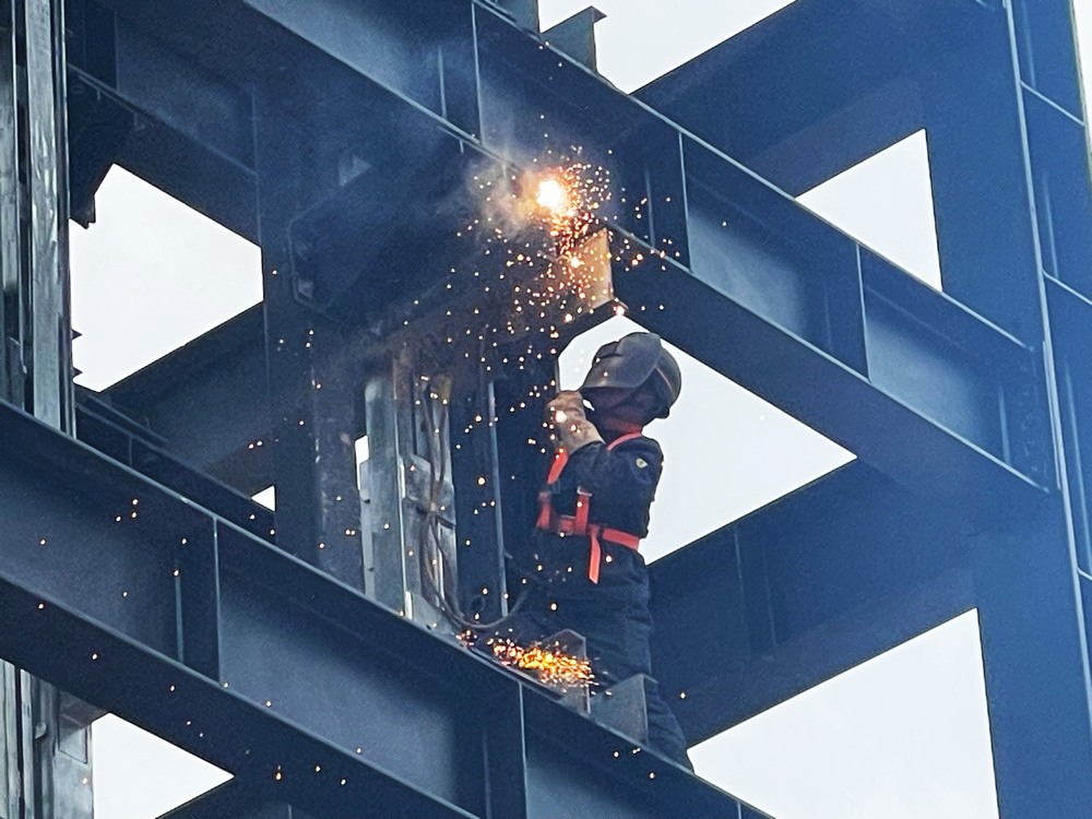 中秋堅(jiān)守，詮釋別樣“團(tuán)圓”