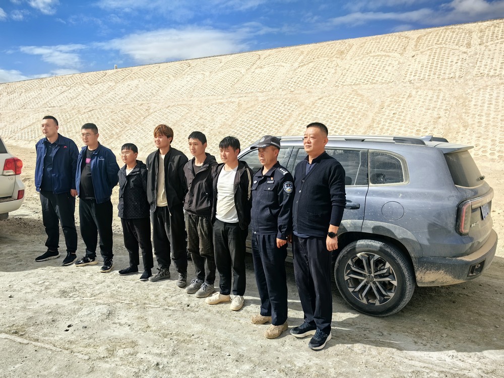 陜煤建設天工公司：與時間賽跑，6小時上演生死戈壁灘救援