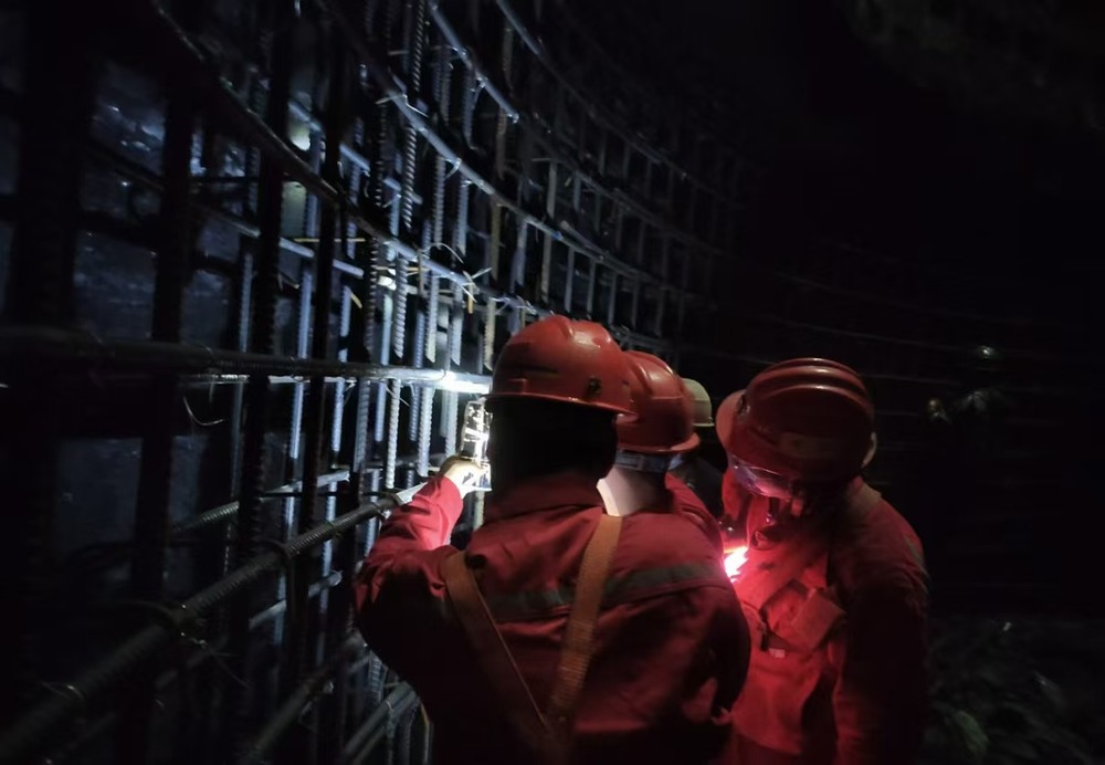 陜煤建設(shè)礦建二公司：75 周年普天慶國慶，礦建二公司堅(jiān)守奏華章