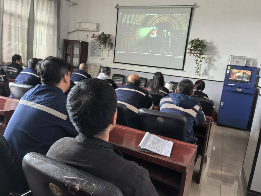 陜煤建設洗選煤運營公司澄合山陽運營項目部：以安全“預警”?！绊槙场辫T“防線”