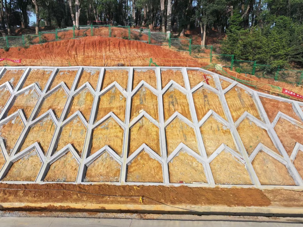 陜煤建設(shè)西北分公司：攻堅克難啃“骨頭”、邊坡治理顯成效