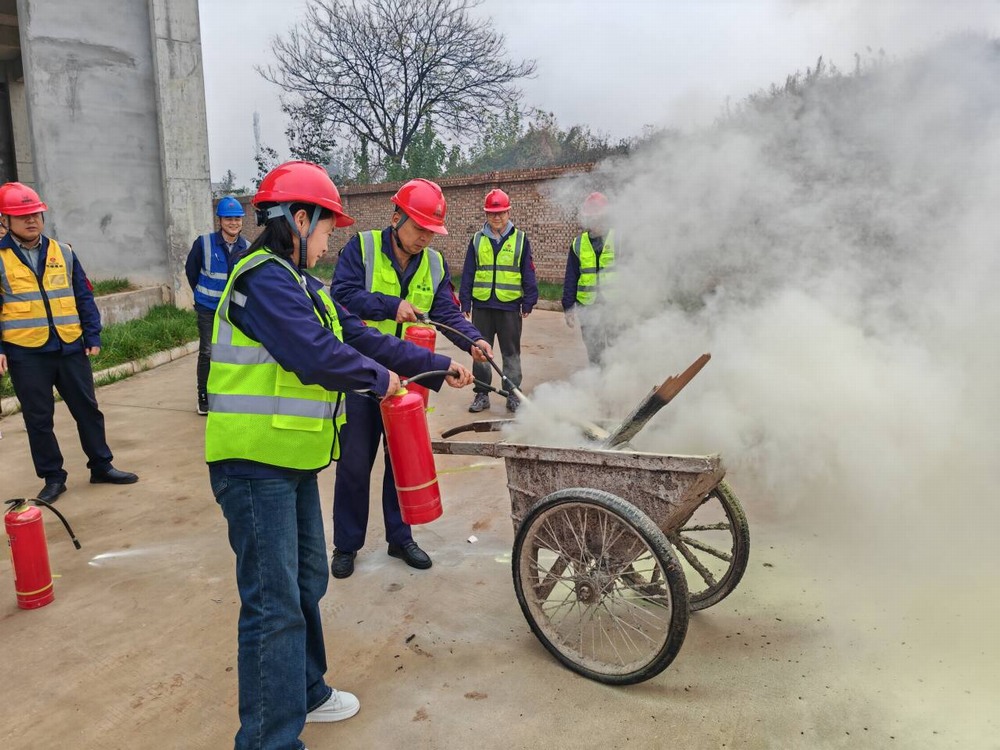 陜煤建設(shè)銅煤公司第一項(xiàng)目部：多措并舉筑防線 演練行動(dòng)護(hù)安全