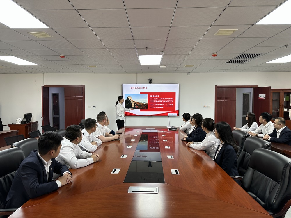 陜煤建設(shè)洗選煤運營公司開展“弘揚憲法精神，維護憲法權(quán)威”國家憲法日主題宣傳活動