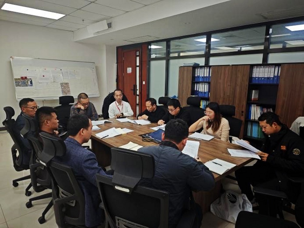 陜煤建設(shè)渭南分公司承建的曹家灘煤礦物資棚及場地硬化工程順利通過竣工驗收