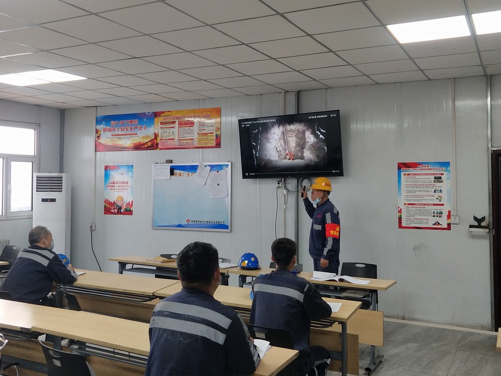 陜煤建設洗選煤運營公司紅柳林洗煤廠項目部：點燃三盞明燈，全力照亮機械設備“安全航程”