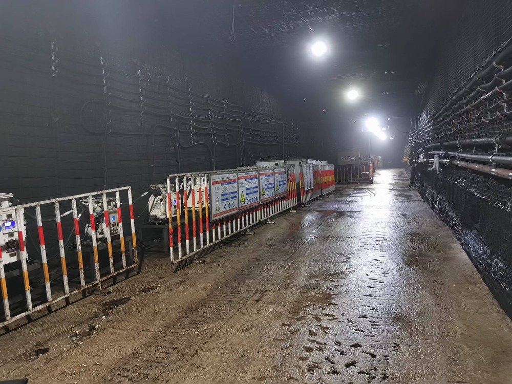 陜煤建設(shè)洗選煤運(yùn)營(yíng)公司第二項(xiàng)目部：歲末堅(jiān)守，點(diǎn)亮煤礦“新光”，書寫新年安全序章