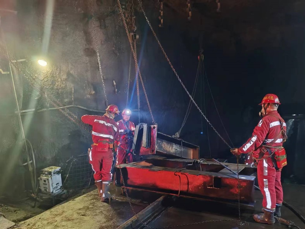 陜煤建設(shè)機(jī)電安裝公司：崗位上的春節(jié)，他們的堅(jiān)守很 “燃”