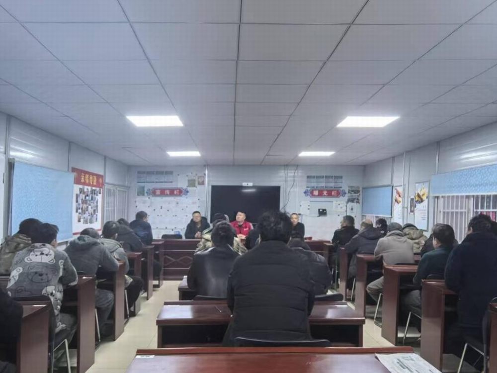 陜煤建設(shè)機(jī)電安裝公司玉華項目部：擰緊“安全閥”，護(hù)航新征程