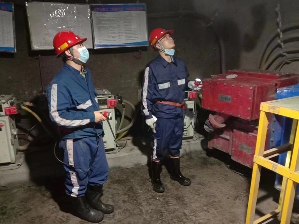 陜煤建設(shè)煤礦運(yùn)營(yíng)服務(wù)分公司：學(xué)實(shí)兩會(huì)精神 促企穩(wěn)健發(fā)展