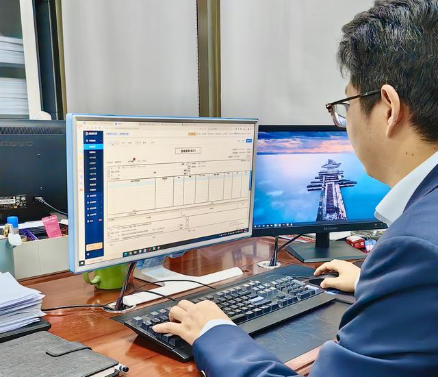 陜煤建設(shè)市場(chǎng)開(kāi)發(fā)分公司率先啟用掃碼開(kāi)票系統(tǒng)，開(kāi)啟智能開(kāi)票服務(wù)新時(shí)代