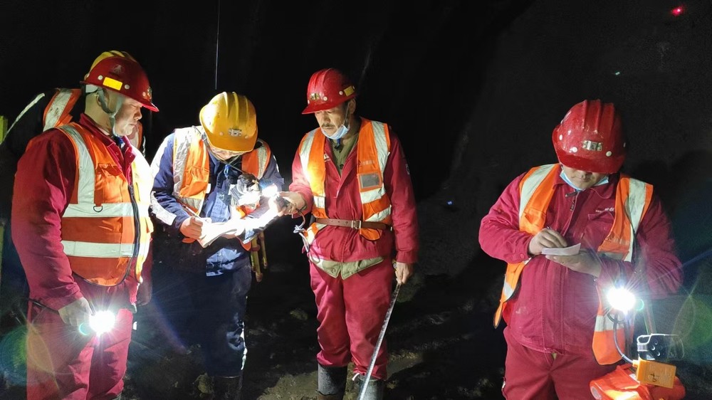 陜煤建設(shè)礦建三公司：請收看！“五一”勞動特寫