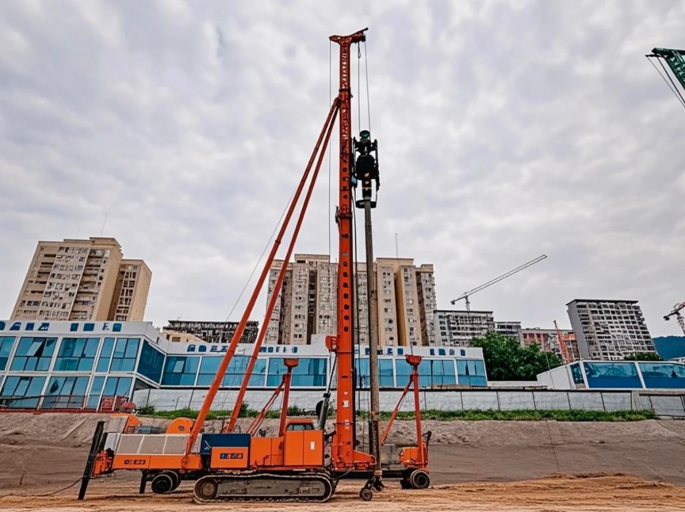 陜煤建設(shè)天工公司土建第二十七項目部：從“施工”到“綠建”，環(huán)保鉆機為浐灞住宅項目注入生態(tài)動能