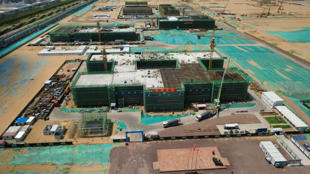 陜煤建設天工公司：榆林化學二期小廠前區(qū)項目提前封頂