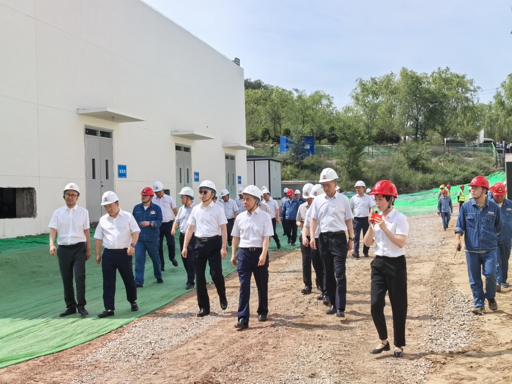 陜西煤業(yè)化工集團(tuán)府谷能源開發(fā)有限公司黨委書記、董事長(zhǎng)李寧一行蒞臨黃河地表水預(yù)處理項(xiàng)目參觀調(diào)研