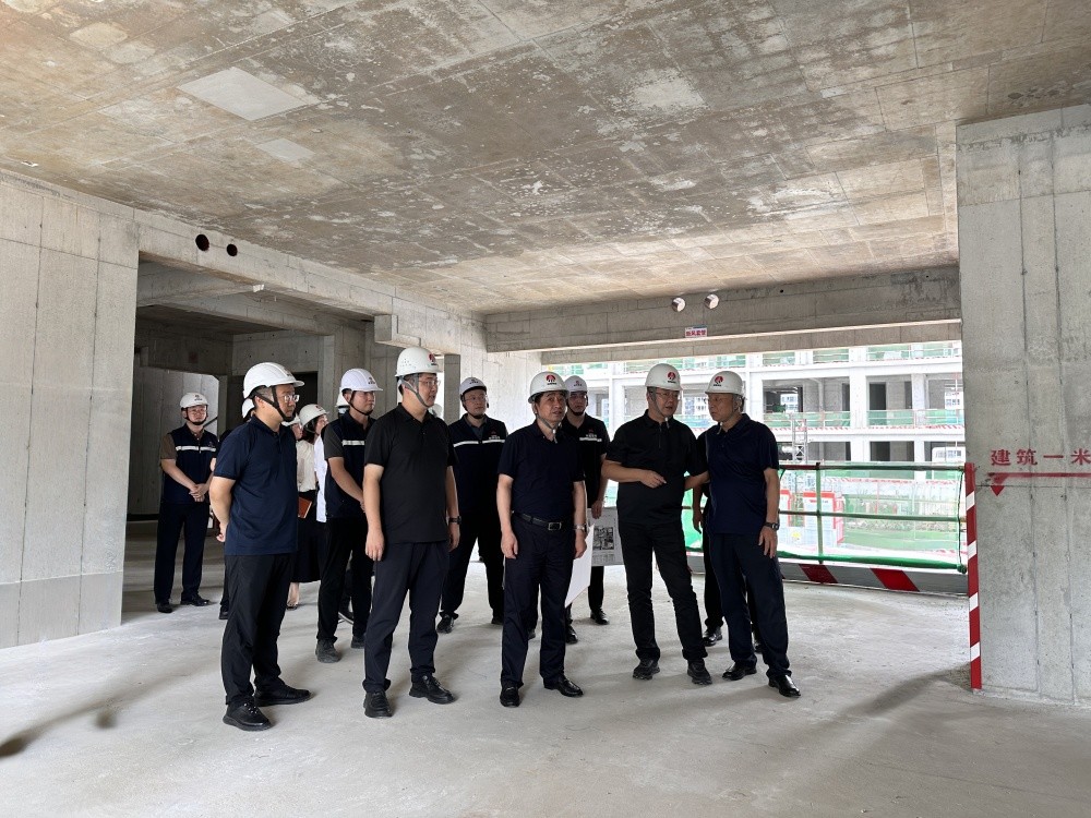 陜煤實(shí)業(yè)集團(tuán)黨委書記、董事長(zhǎng)、總經(jīng)理胡守平深入天工公司基層項(xiàng)目檢查指導(dǎo)