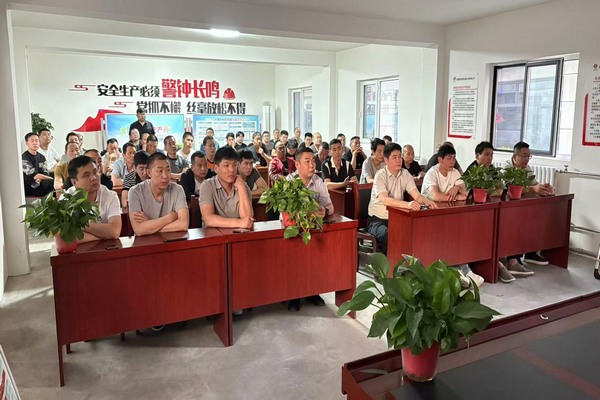 陜煤建設煤礦運營服務分公司：黨建領航促發(fā)展 筑牢防線保生產