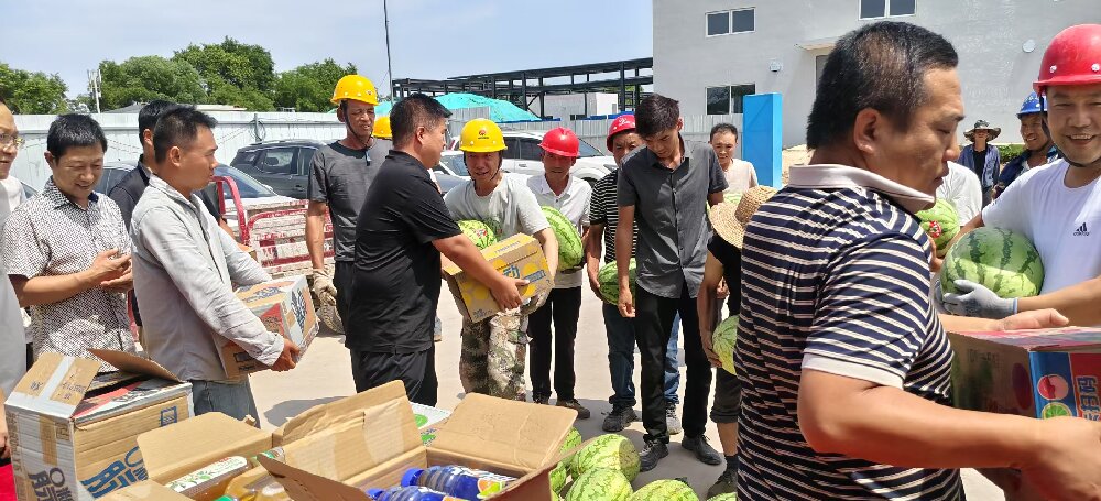 陜西彬長胡家河礦業(yè)公司深入陜煤建設渭南分公司第三項目部慰問一線員工