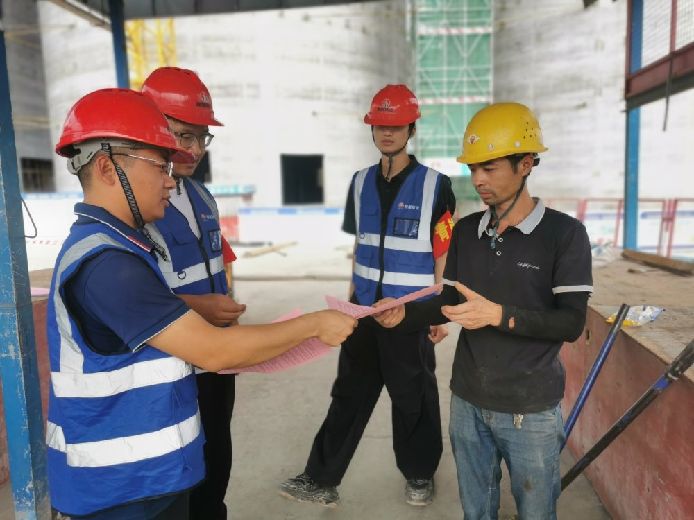 “炎值”勁爆！看陜煤建設(shè)韓城分公司土建十一項(xiàng)目部如何積極應(yīng)對(duì)高溫“烤”驗(yàn)