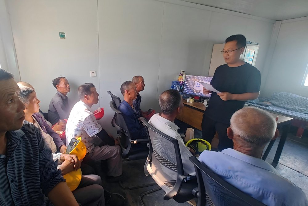 “薪”事落地！陜煤建設(shè)路橋分公司專項監(jiān)督讓農(nóng)民工子女安心上學(xué)