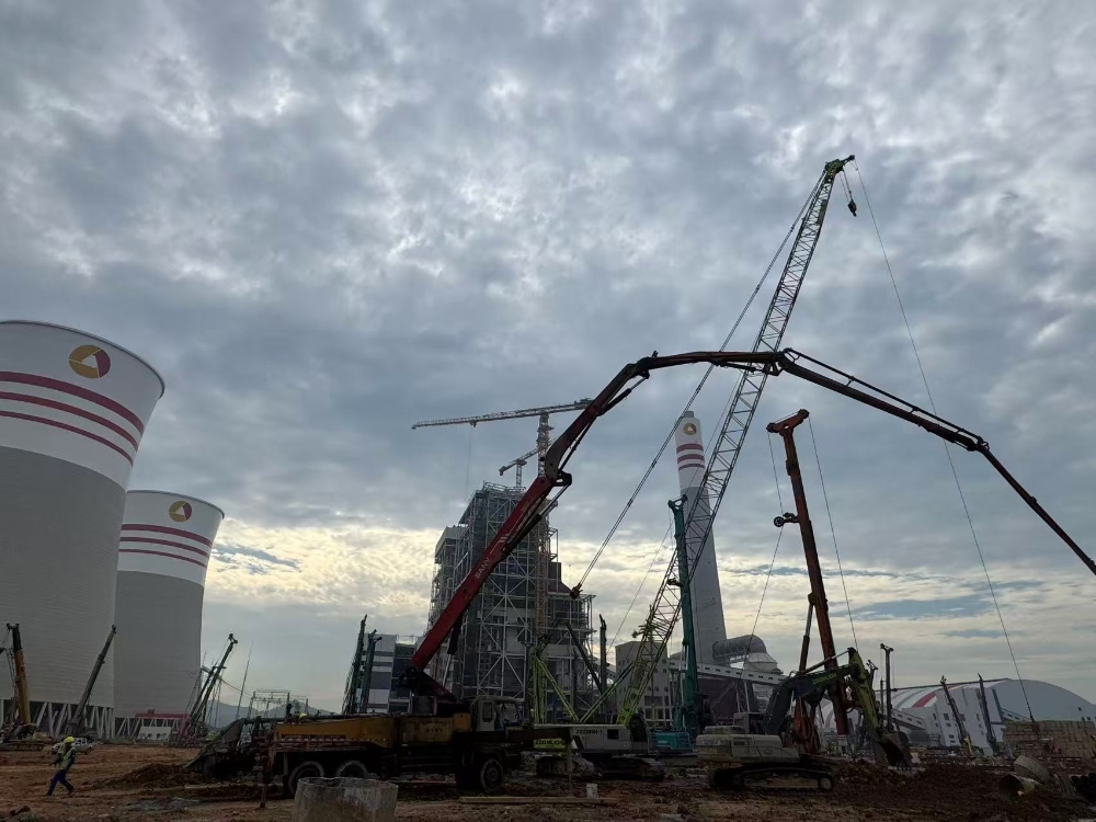 24小時(shí)鏖戰(zhàn)！陜煤電力上高有限公司2x1000MW清潔煤電擴(kuò)建項(xiàng)目煤倉(cāng)間灌注樁圓滿(mǎn)完成