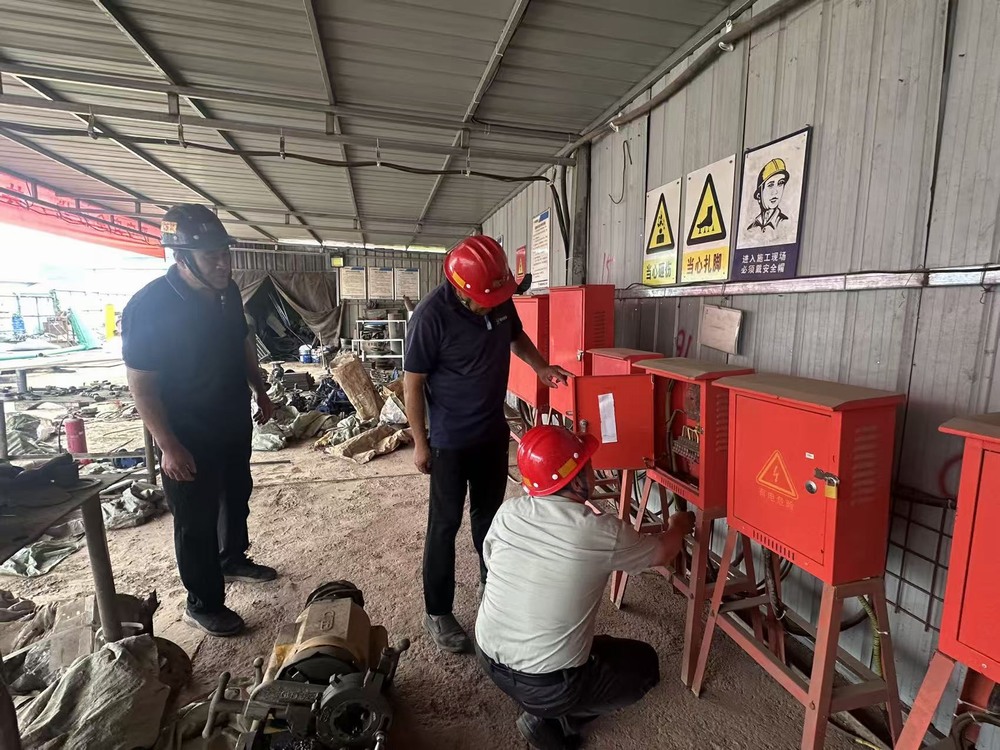 安全生產(chǎn)不放假，應(yīng)急值守不“打烊”—陜煤建設(shè)礦建二公司開展“雙節(jié)”期間安全生產(chǎn)大排查